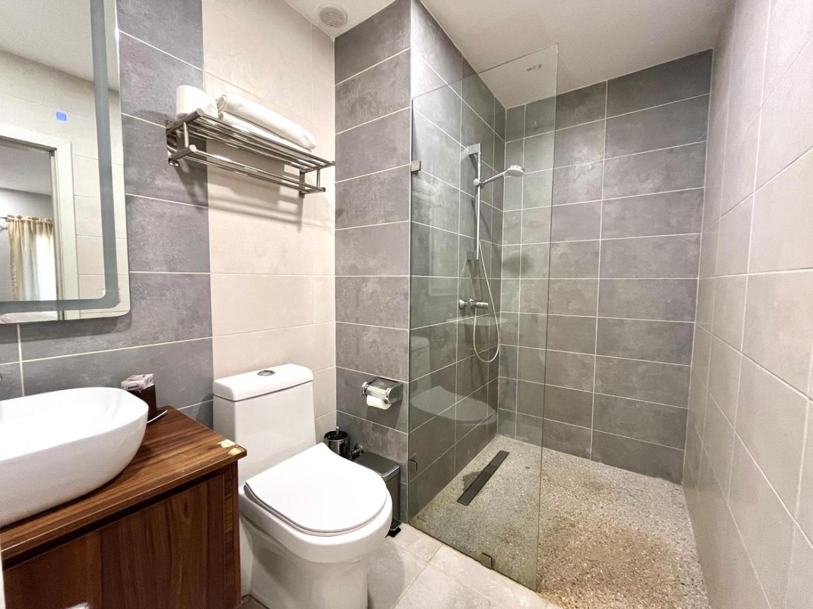 Forest View Luxury Apartment In 3Mins Walk To Beach Pool View Wifi Kololi Eksteriør bilde